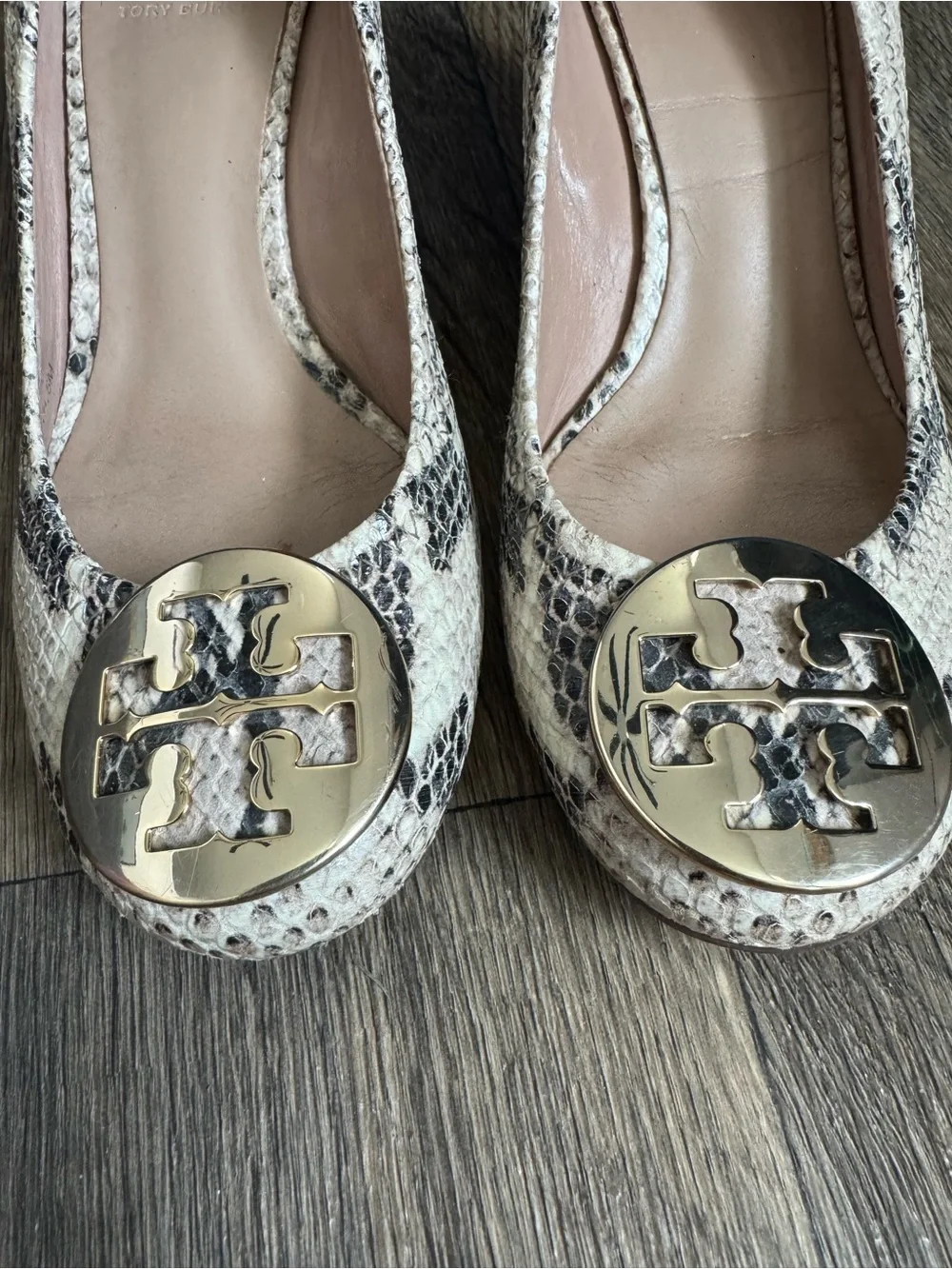 Tory Burch Sally Snakeskin Print Leather Logo Wedge Pumps Slip-On Round Toe 6M